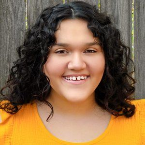 Meet your Posher, Desiree!